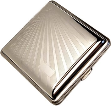 UNIK GAVE TIL HAM. Smuk metal cigaret etui til standard cigaretter