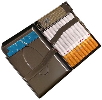 BILLIGE GAVER. Metal cigaretetuier til 20 cigaretter med lighter