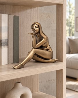 Lille figur, stor følelse. Bronzeinspiration af siddende nøgen pige