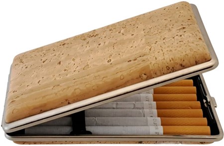 CIGARETETUI TIL LANGE CIGARETTER. Etui indrammet med en naturlig kork