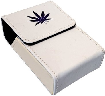 ETUI TIL CIGARETPAKKE. Elegant cigaretetui med magnetisk lukning