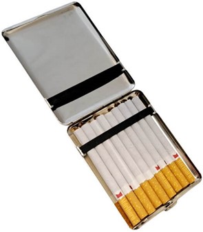 GAVE TIL BEDSTE VEN. Billige, metal cigaretetui til lange cigaretter