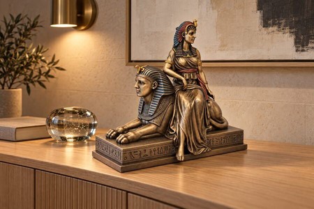 Kleopatra og Sfinks Bronze Statue: Tidløs Elegance til Dit Rum