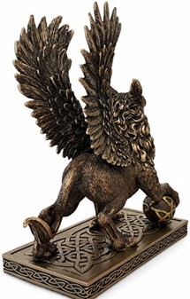 En grif figur. Bronzefigur af et af de mest kendte fabeldyr i verden