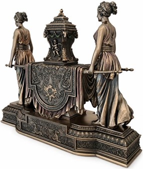 INSPIRATION TIL INDRETNING. Imponerende Art Deco ur i bærestol form
