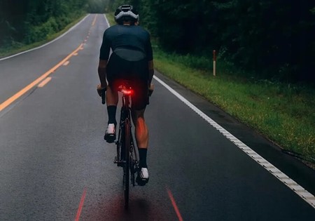 Kraftig cykelbaglygte. Cykellygte med 180° udsyn og 1000 m synlighed