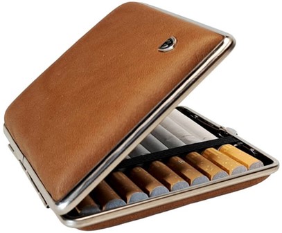 GAVEIDE MAND. Billige, tyske cigaretetui af natur læder i cognac