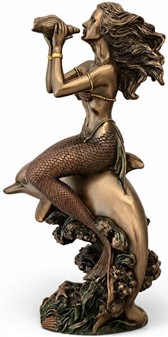 Havets Melodi. Fortryllende Figur - Mytologisk havfrue på Delfin