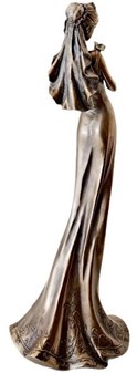 BRYLLUPSFIGURER. Smuk bronze skulptur af brudepige med lilje