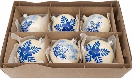 Polske, glas julekugler i porcelænhvid med blåt landskab. 8 cm. 6 stk
