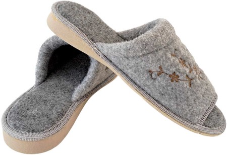 Filt dame tøfler med broderi. Hygge med stil til næsten ingenting