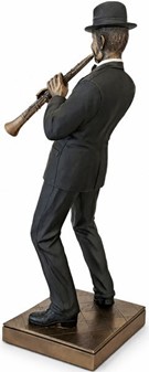 GAVE TIL MUSIKER. Flot bronzefigur af Jazz klarinettist. Reol pynt