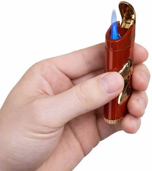 Bedste stormlighter i rød. Vindtæt Jet-flame til outdoor og gaver