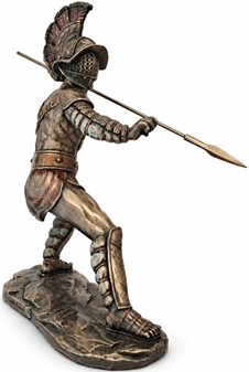 GLADIATOR FIGUR. en slave i kamp med spyd i arenaen det gamle Rom