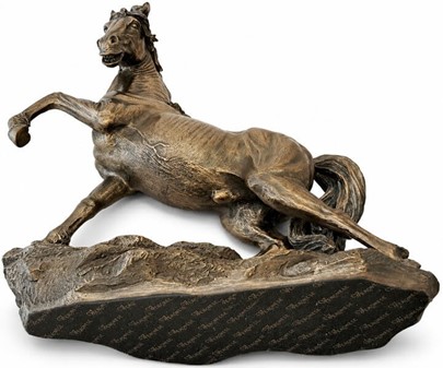 HESTESKULPTUR. En majestætisk og perfekte dekoration til dit hjem