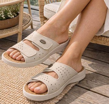 Ergonomiske beige sundhedssandaler dame med korksål og velcro