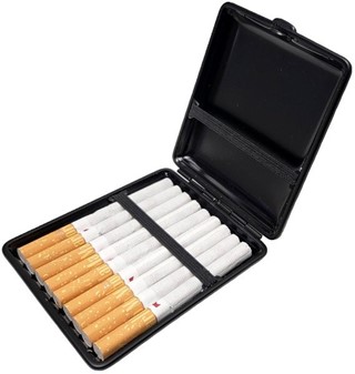 CIGARETETUI METAL. Mystisk Elegance: Sort Cigaretetui med Uglemotiv