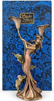 GOD BRYLLUPSGAVE. Art Nouveau lysestage - figur, en kvinde med lilje