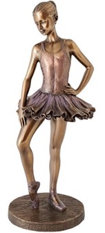 GAVE TIL EN BALLERINA. Attraktiv ballerina figur til stue dekoration