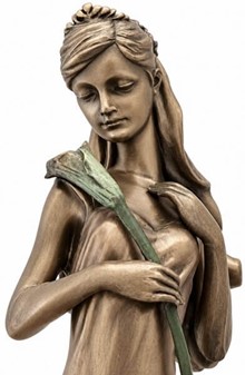 BRYLLUPSFIGURER. Smuk bronze skulptur af brudepige med lilje