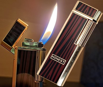 SPECIELLE GAVER TIL KÆRESTEN. Billige flotte gaslightere med flint