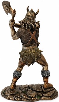 Viking figur. Bronzefigur af mægtige kriger, der svinger sin økse