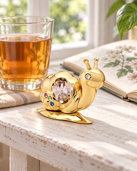 Forgyldt snegl med Swarovski-krystaller. En lille, men unik gave