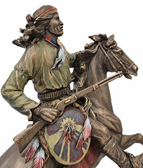 INDIANER FIGUR. Apache på hest, bronze dekoration til hjemmet