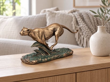 Bronze figur af gepard på flugt. Fænomenal pynt til hjemmet og kontor