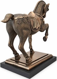 Gave til Rytter. Bronze Hestefigur. Symbol på Styrke, Frihed, Skønhed