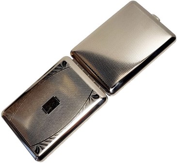 GAVE TIL BEDSTE VEN. Billige, metal cigaretetui til lange cigaretter