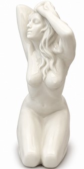 ROMANTISKE GAVER. Hvide porcelænsfigur af en nøgen kvinde