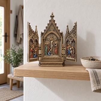 JESU KORSFÆSTELSE. Flot, tredelt Triptykon fra Veronese samling
