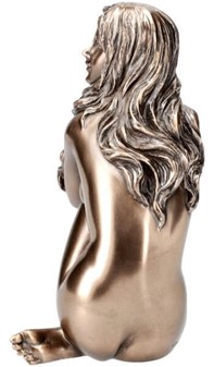 Romantisk bronzefigur. Sensuel kvindeakt i kunstnerisk lille form