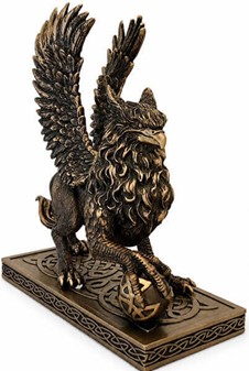 En grif figur. Bronzefigur af et af de mest kendte fabeldyr i verden
