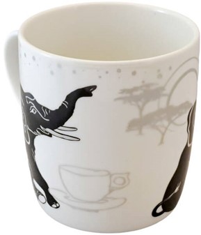 Smukt hvidt porcelænskrus med sorte elefanter. Dejlig gave til et barn