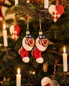 Julestrømper fra Polen. Rød glas julesok med gaver. 2 stk, H 10 cm
