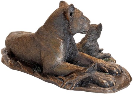 LØVE SKULPTUR. Pynteting til værelset, figur af løvinde med et barn