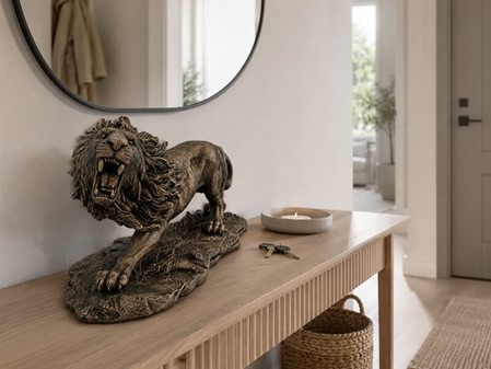 LØVE FIGUR. Brølende Elegance og Majestætisk Bronzefigur Til Hjemmet