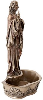 Enestående Jesus-figur med døbefont. Skønhed og hengivenhed på én gang