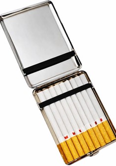 CIGARETETUI TIL LANGE CIGARETTER. Atypisk gave til rygere kæresten