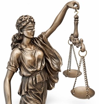 GAVE TIL JURIST. Eksklusiv bronze figur af Justitia gudinde