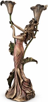 GOD BRYLLUPSGAVE. Art Nouveau lysestage - figur, en kvinde med lilje
