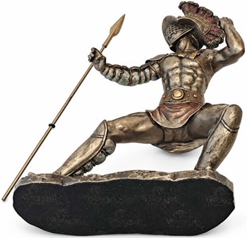 GLADIATOR FIGUR. en slave i kamp med spyd i arenaen det gamle Rom