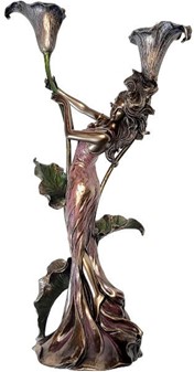 GOD BRYLLUPSGAVE. Art Nouveau lysestage - figur, en kvinde med lilje
