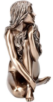 Romantisk bronzefigur. Sensuel kvindeakt i kunstnerisk lille form