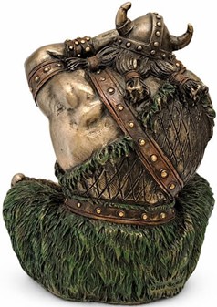 STUDENTERGAVER TIL HAM. FigurDe Treer af de tre kloge vikinger krigere