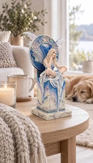 Blå Himmel Fe Figur. En Drøm i Marmor. Fantastisk Polyresin Figur