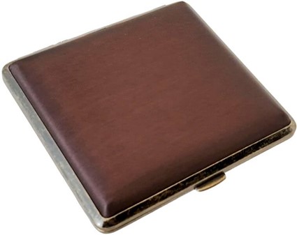 Elegant brunt cigaretetui i metal-satin. Perfekt gave til mænd. 20 stk