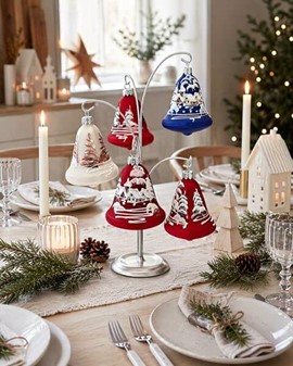 Juleklokke i rødt glas. Unik håndlavet vinterdrøm til dit juletræ
